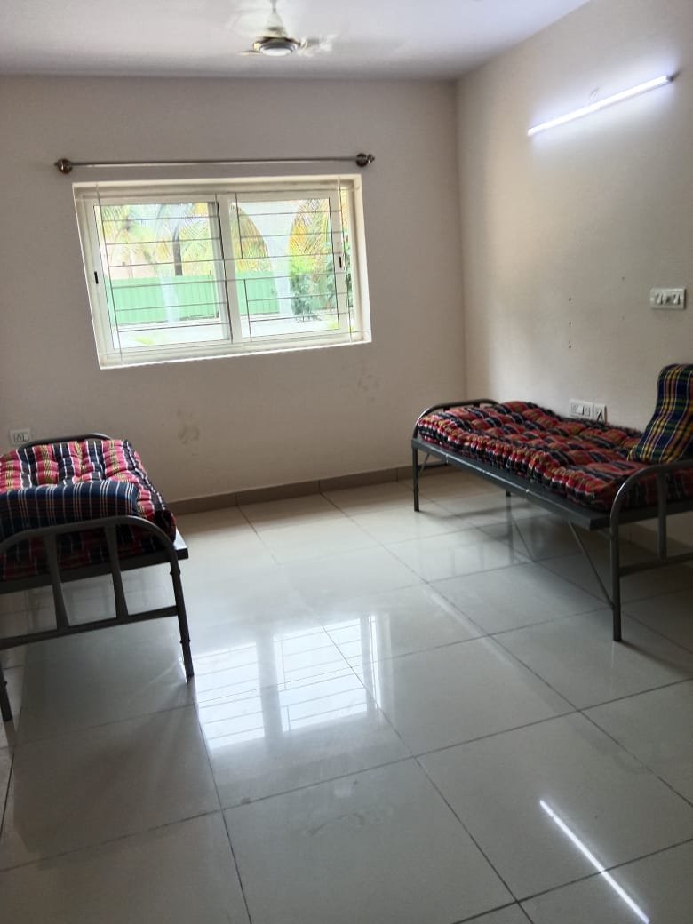 Complete Room Deep Cleaning & Window Fixtures